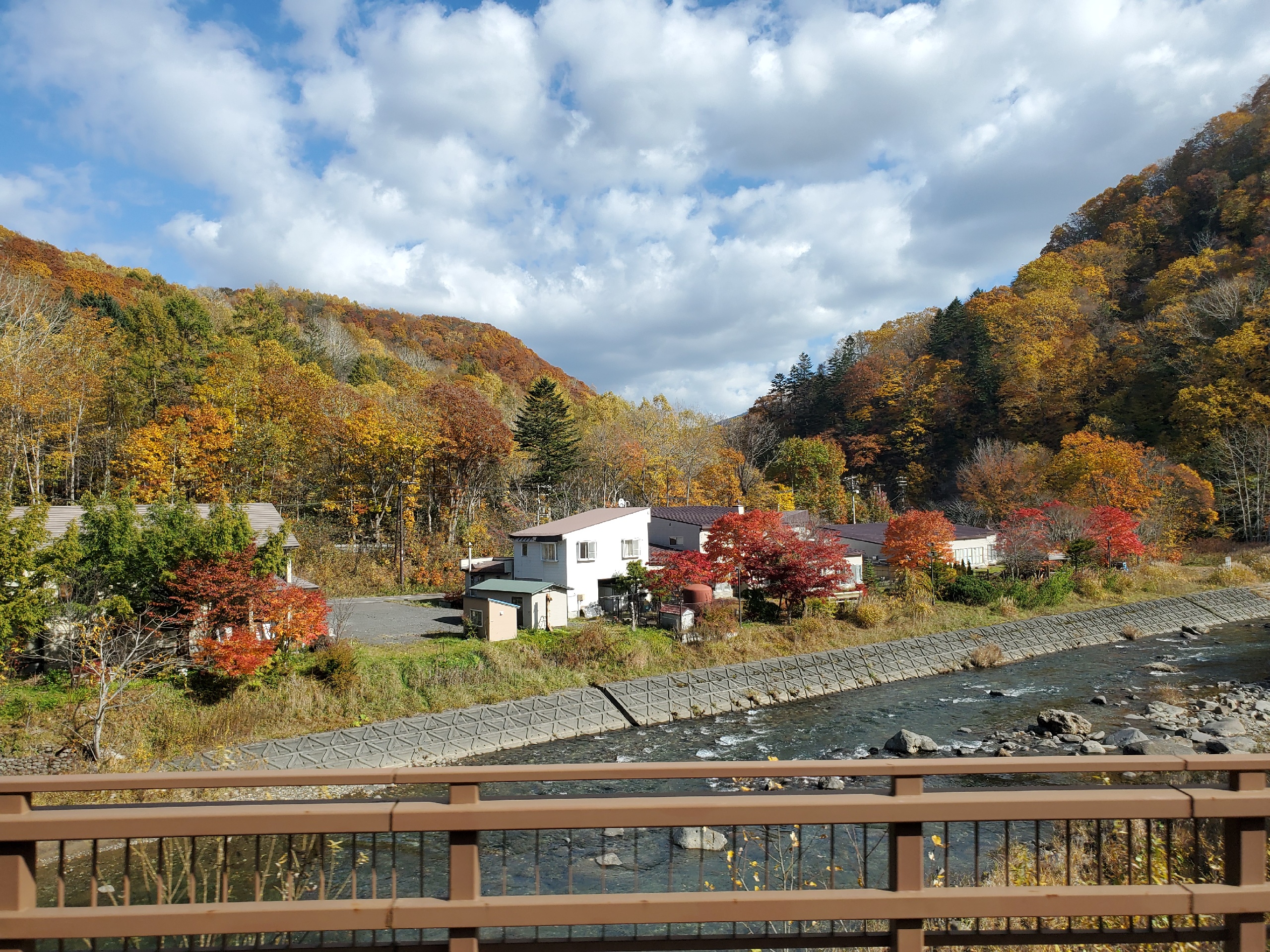 稻城到伊达市旅游