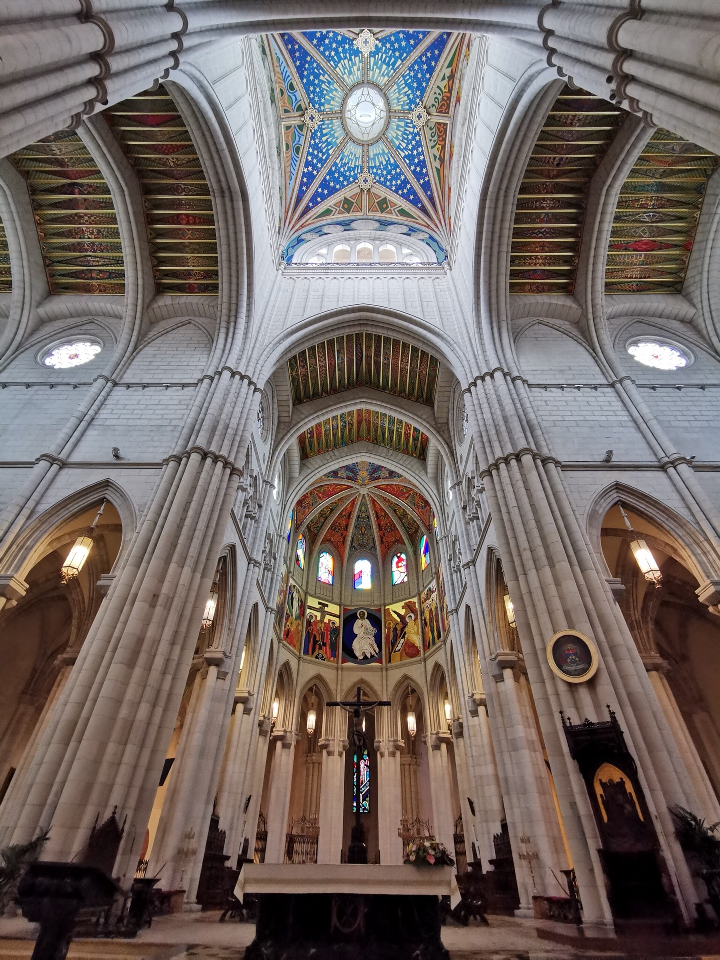 阿尔穆德纳大教堂-马德里最浓墨重彩的一笔