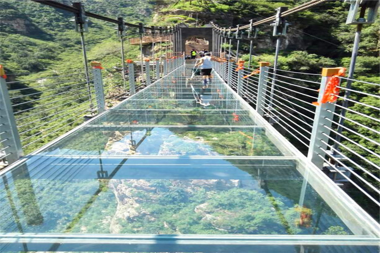 野三坡十渡2日游清泉山七彩小镇踏青登山赏美景誓言玻璃栈道