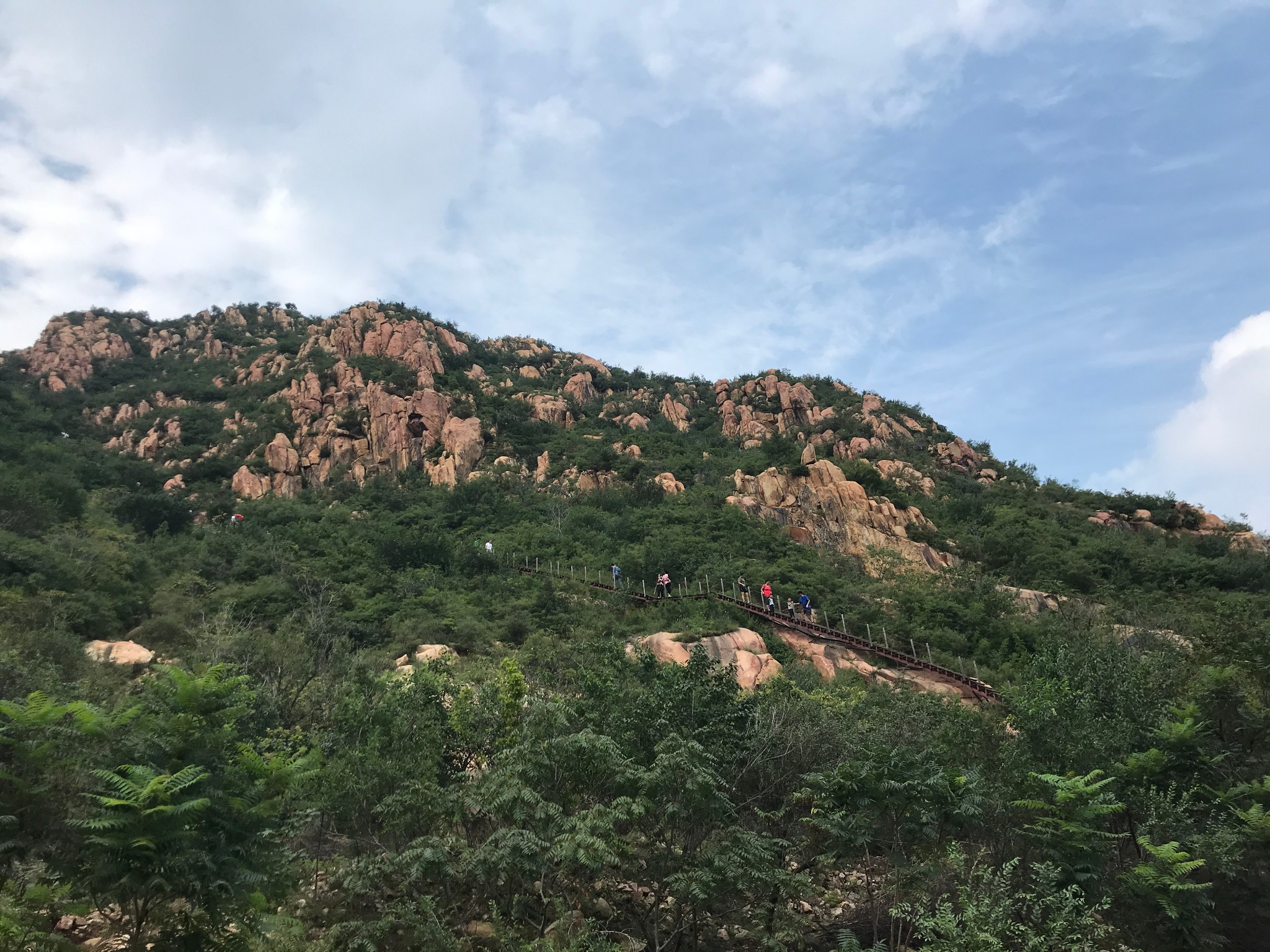 北京後花園的攀登者