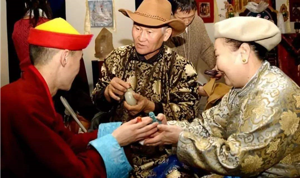 四子王旗 蒙古族的刀与鼻烟壶