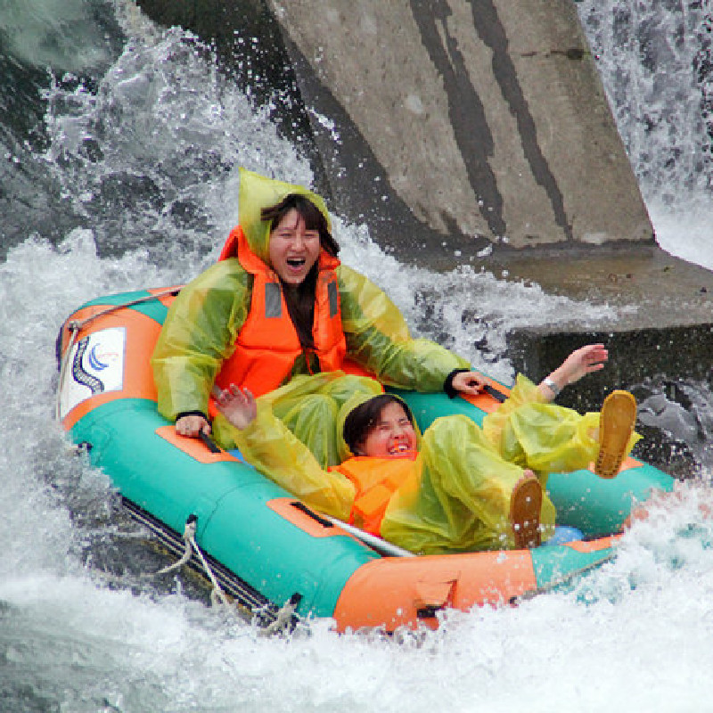 当地游首页>黄山>景区/场馆> 收藏 0 分享 店铺 夹溪河漂流一日电子票
