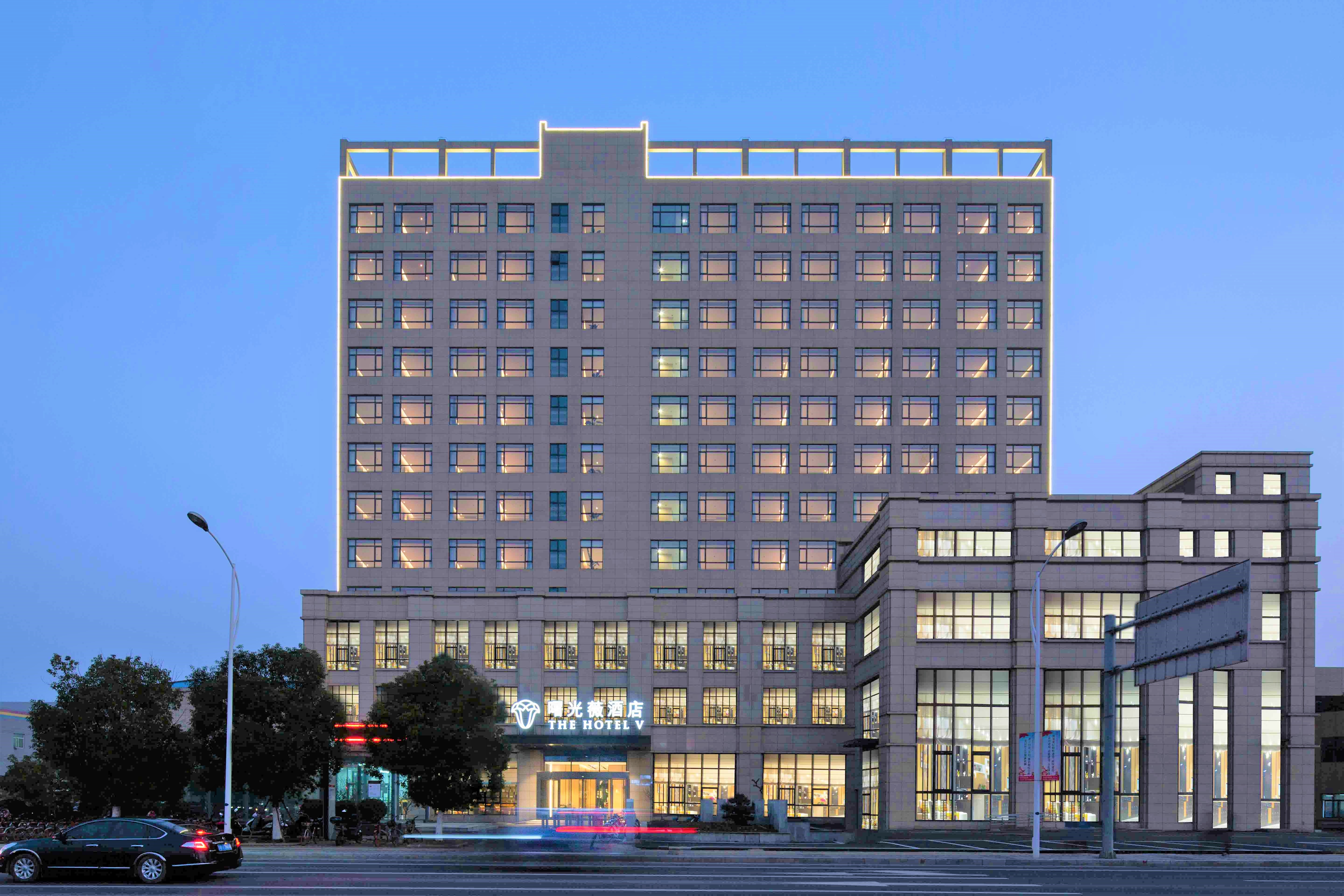 江苏无锡2天1晚 住无锡曙光薇酒店扬名店高级房1晚 含无锡融创乐园2大