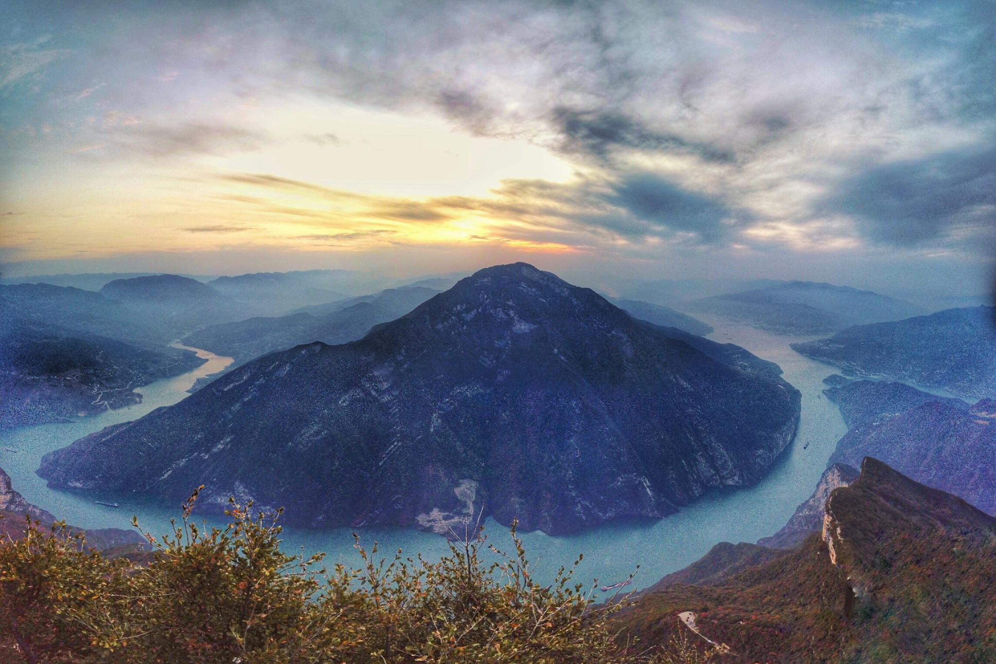 紅葉舞秋山 —— 三峽自駕(第六回)三峽之巔_遊記