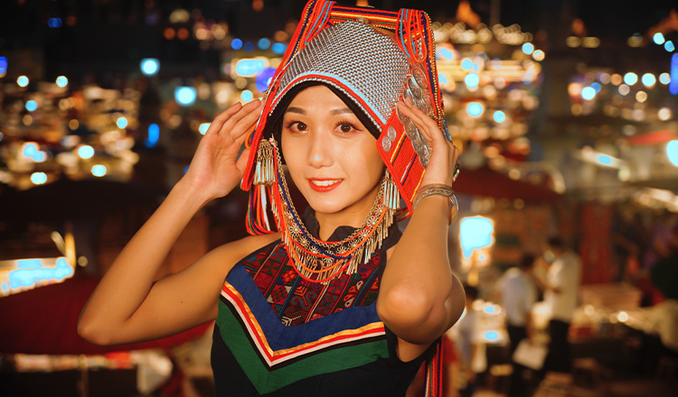 云南西双版纳景洪告庄夜市赶摆夜市景洪大金塔旅拍跟拍半日游1对1拍摄