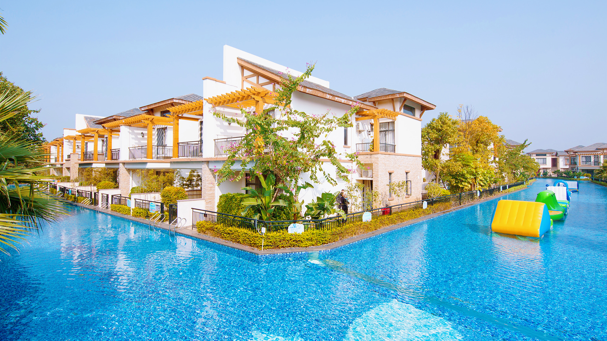 湖山温泉度假村一晚(无限次宝墩湖山温泉/畅游网红威尼斯泳道/酒店