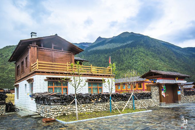 游走西藏古村落探寻藏地文化
