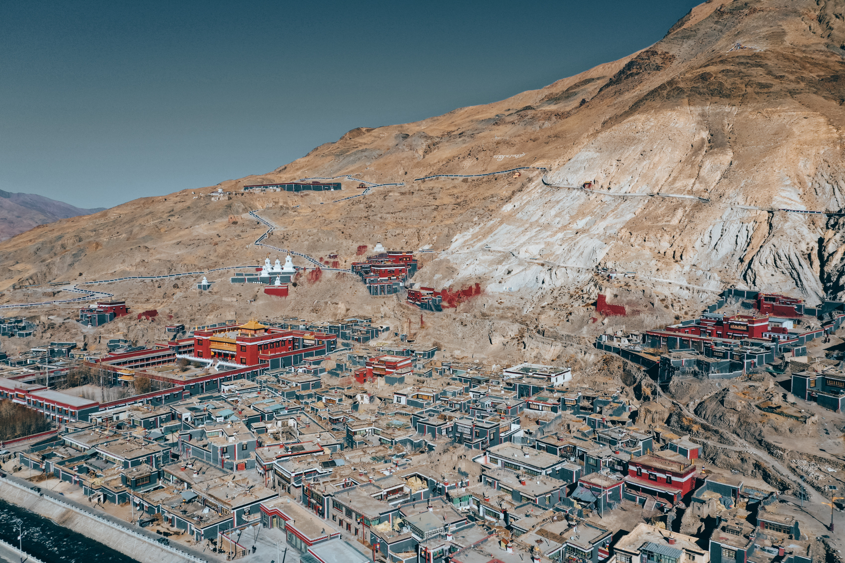 西藏往西 佛寺传佛|萨迦古城,探秘西藏人文风情