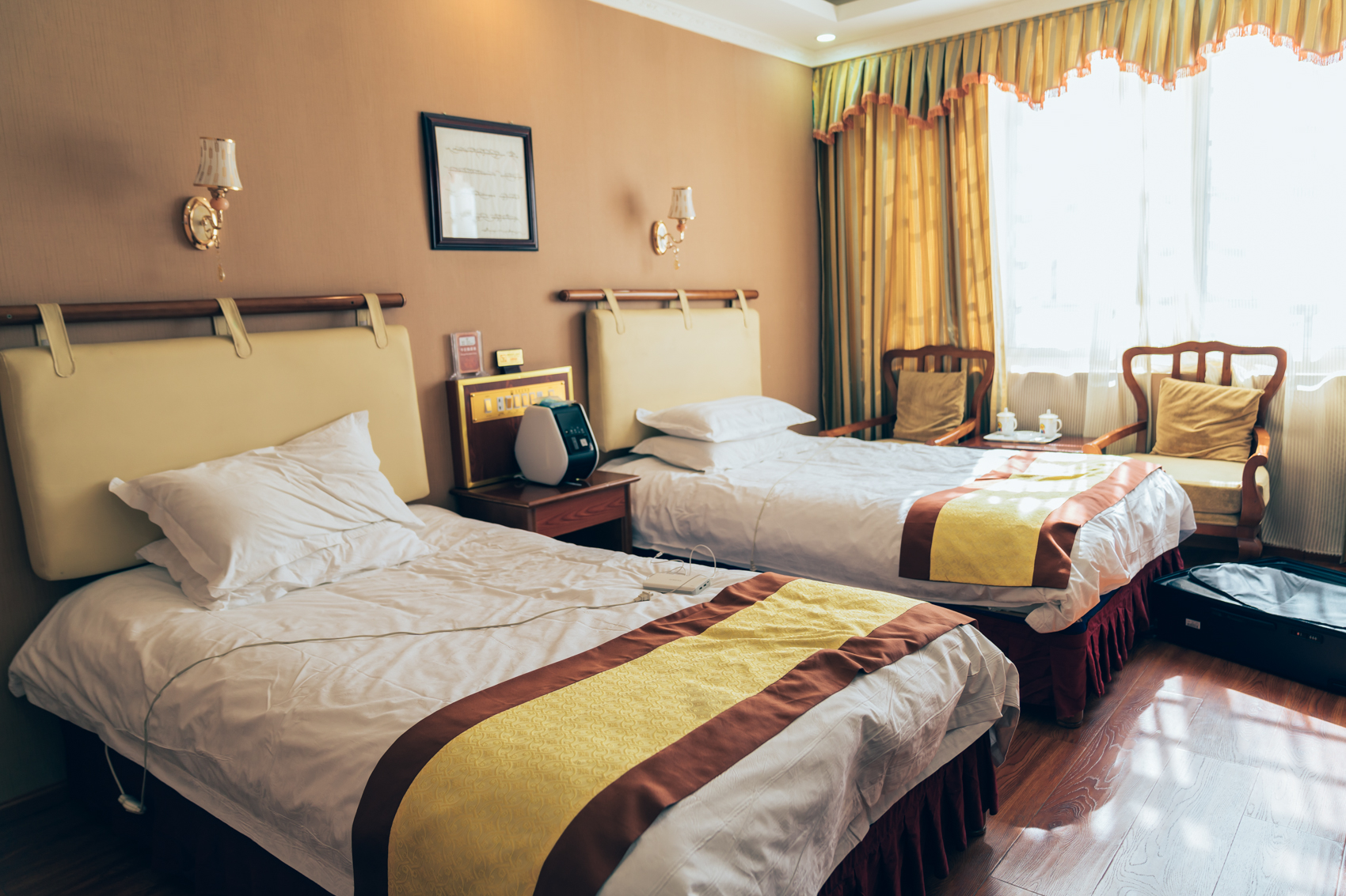 西藏往西 佛寺传佛|萨迦古城,探秘西藏人文风情_萨迦县游记_途牛