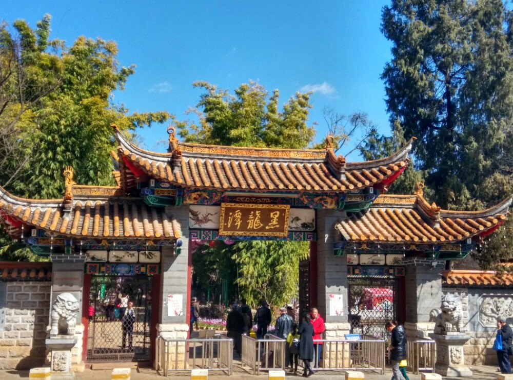 走进爱国主义教育基地——昆明黑龙潭革命烈士陵园