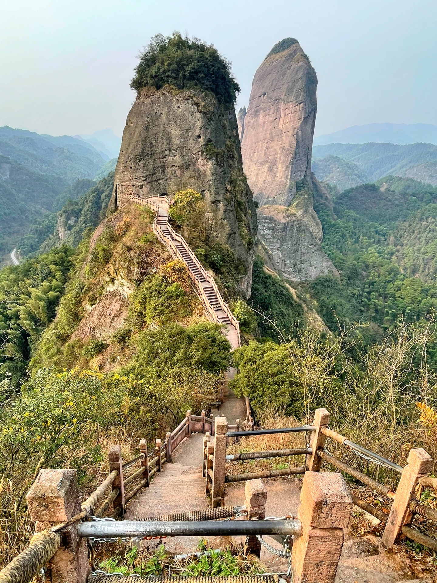 《崀山登游辣椒峰》_游记