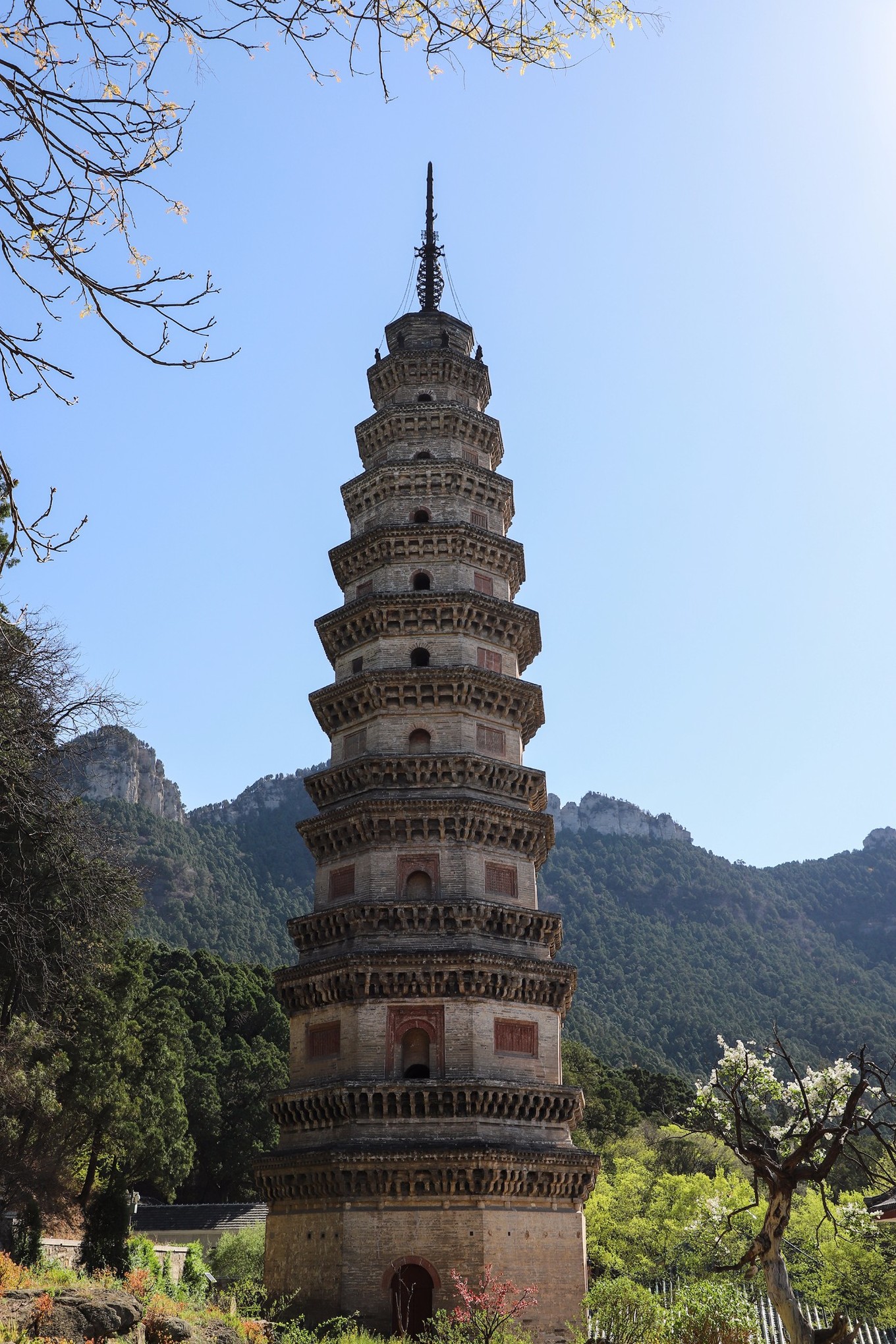 遊山東濟南靈巖寺