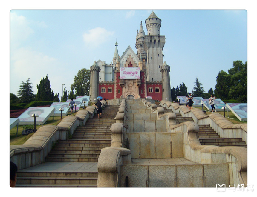 点击查看大图  城堡当年确实吸引了大批粉丝过去,湖南卫视选秀最火的