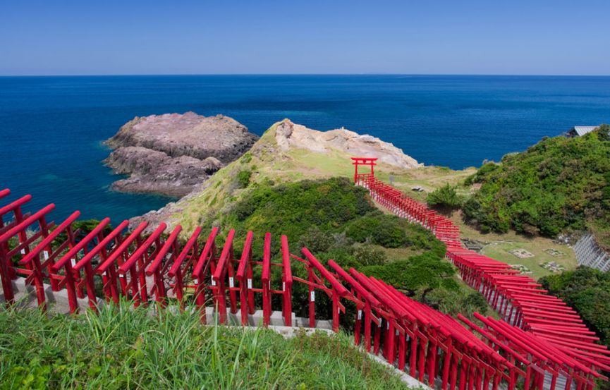 日本海上鸟居图片