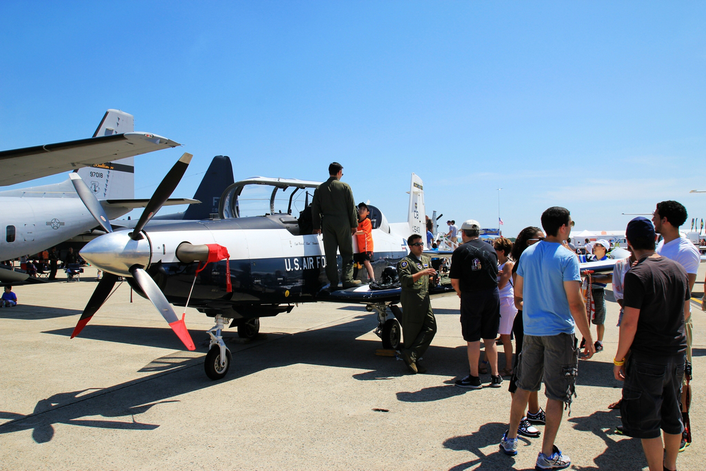 t6a初级涡桨教练机.基本上属于学会怎么飞的玩意.