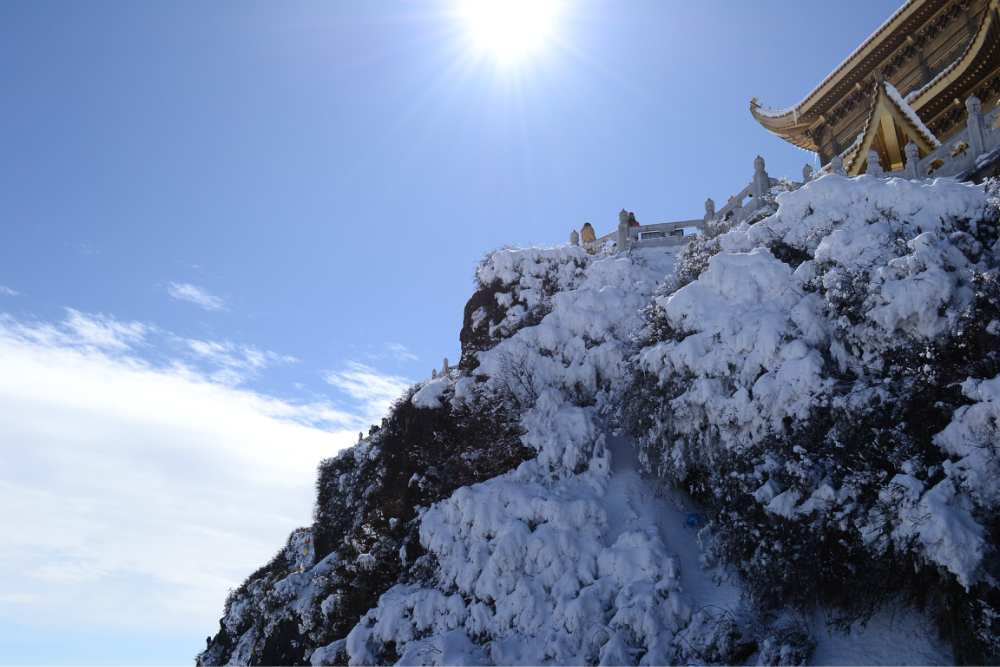 去峨眉山怎么穿搭_峨眉山金顶图片(2)