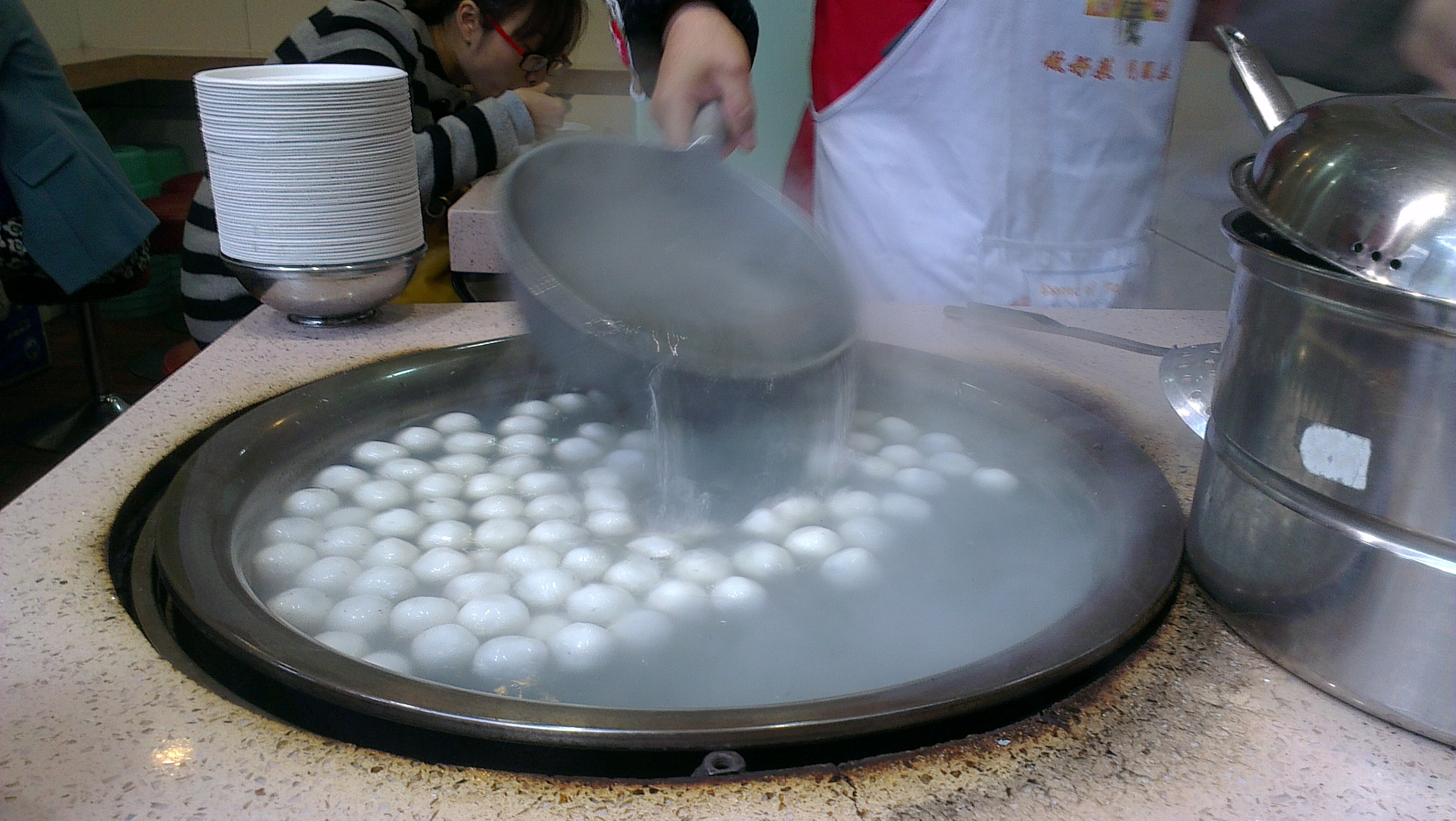 请推荐重庆当地人爱的小吃街