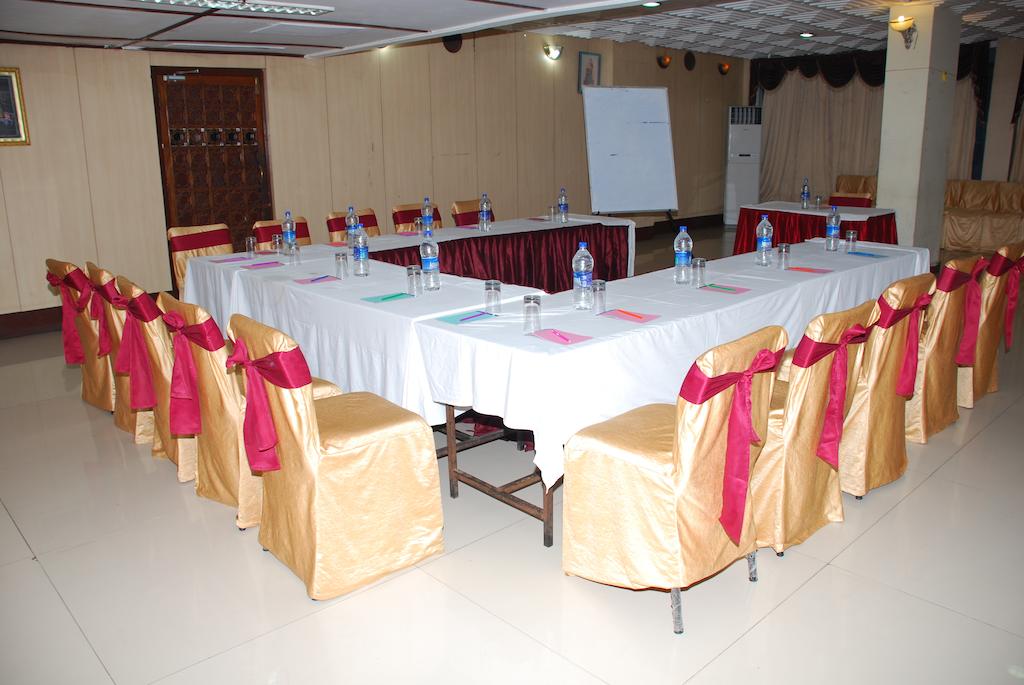 曼达基尼加亚国际酒店