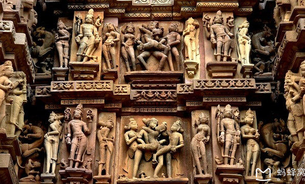 走进世界独一无二的性庙:印度克久拉霍性爱神庙