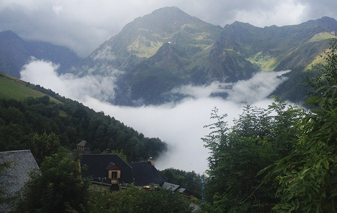 热尔姆的雾中风景