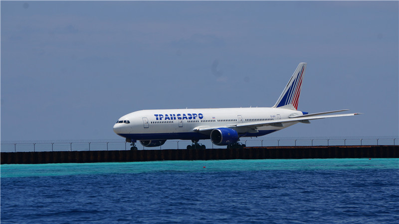 富施和菲哈后享受阳光、沙滩、美景、比基尼。