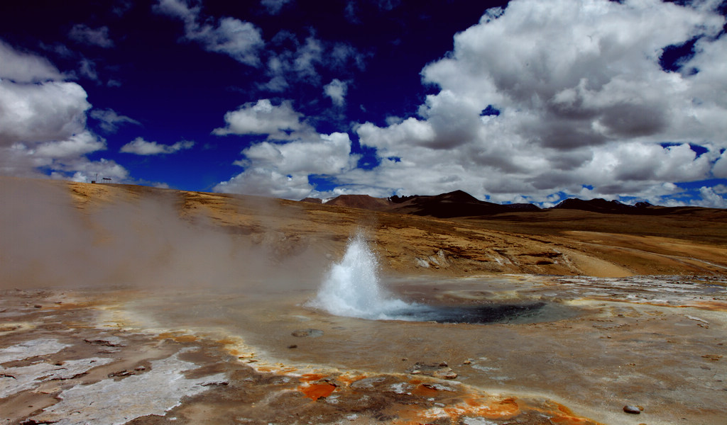 天上西藏---原始美之达格架地热喷泉