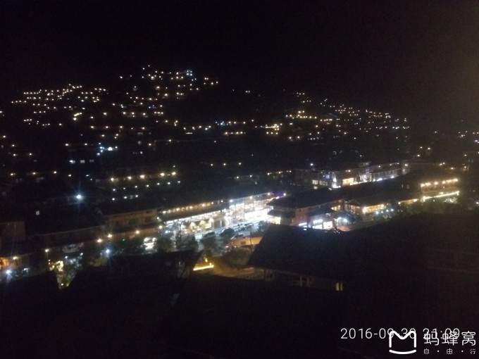 晚上的夜景照片 wKgBs1f7hMSAZru7AAajPvZkoKE87.jpeg?imageView2%2F2%2Fw%2F680%2Fq%2F90