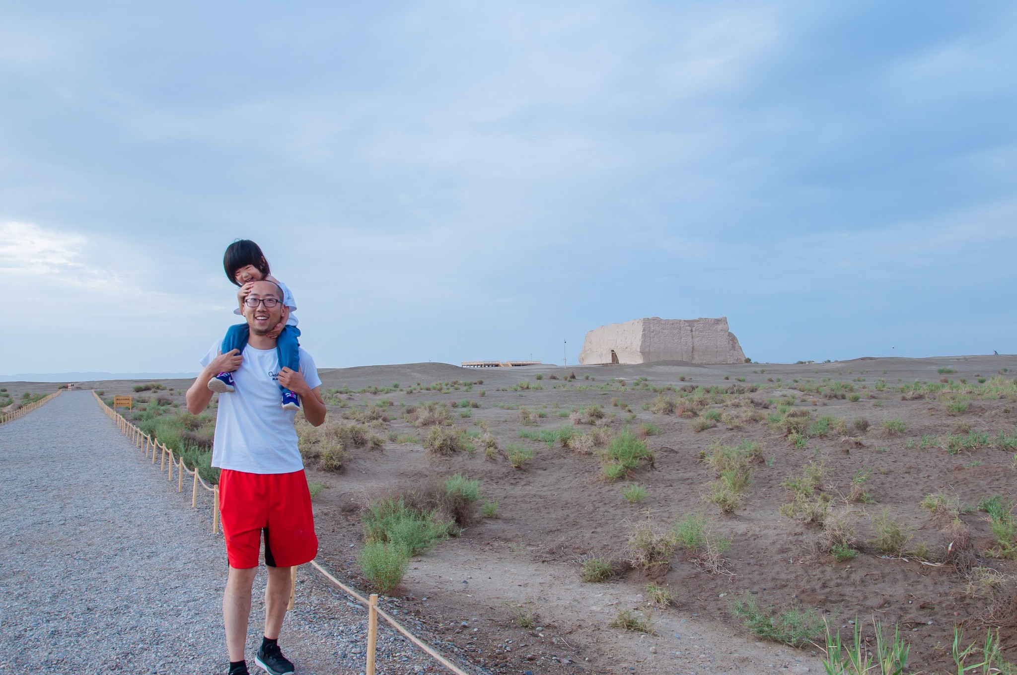 夏季去大西北旅游要怎么穿搭_大西北旅游地图