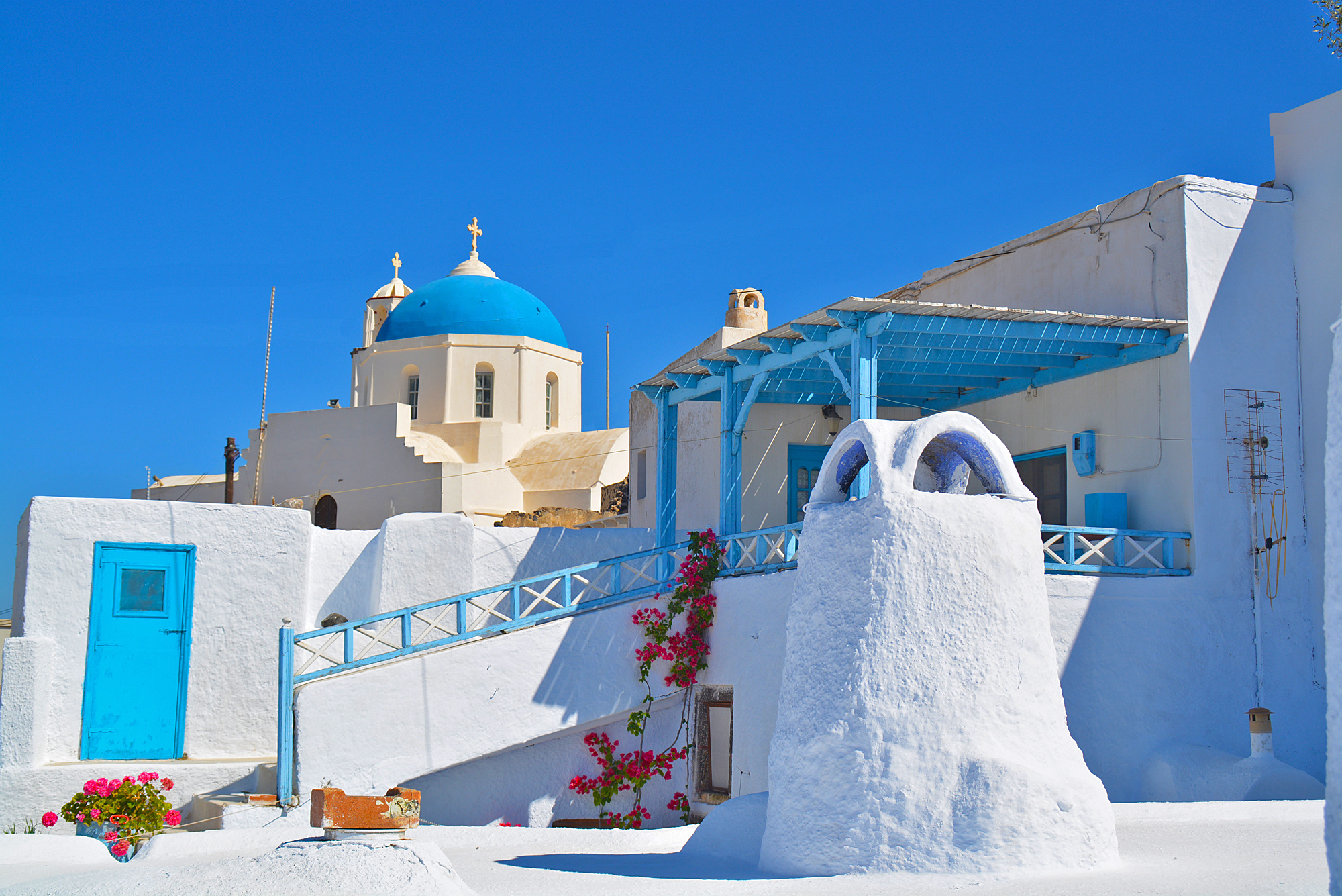 查看原图  灯塔和沿途的风景  站在灯塔这边,可以远眺整个圣托里尼各