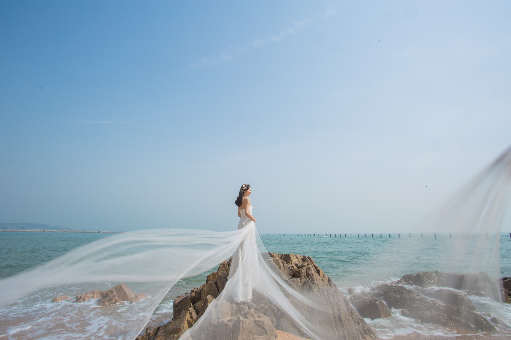 大海婚纱照_大海背景婚纱照女