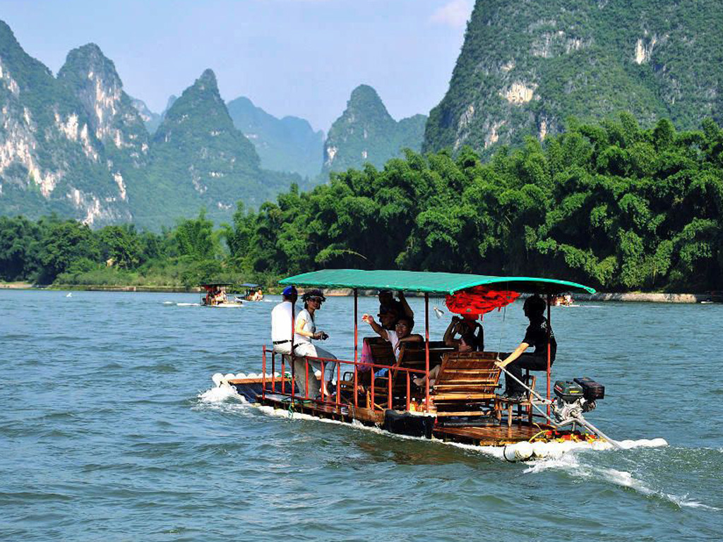 桂林市区 漓江竹筏 阳朔风光 龙脊梯田跟团5日游