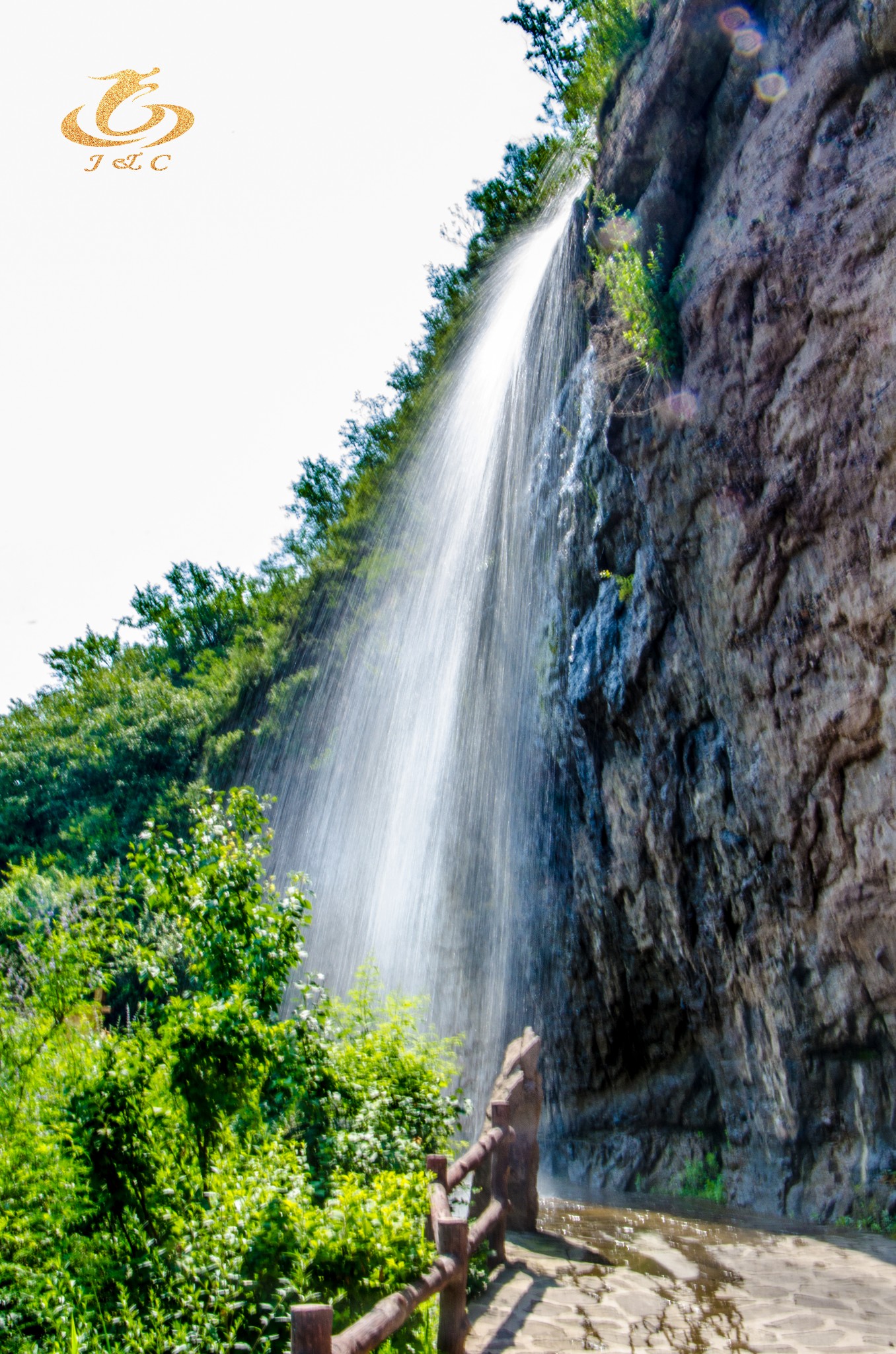双塔山瀑布图片