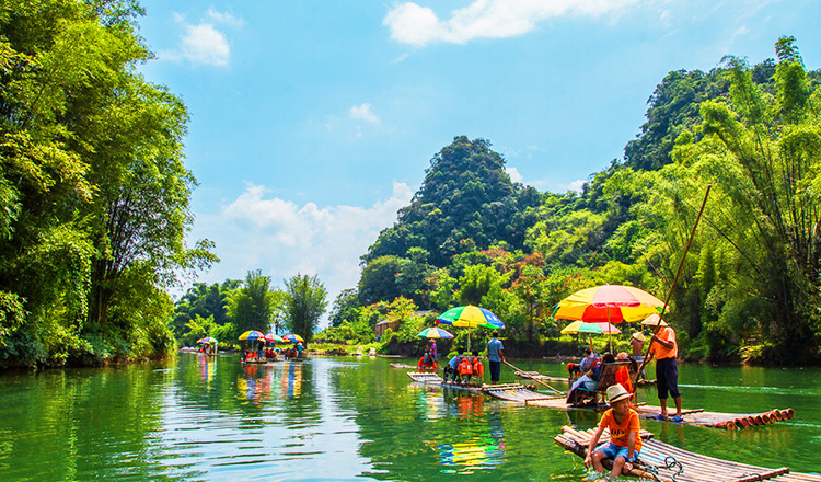 荡起双桨阳朔遇龙河竹筏漂流金龙桥到旧县段精华段双人漂纯人工竹筏
